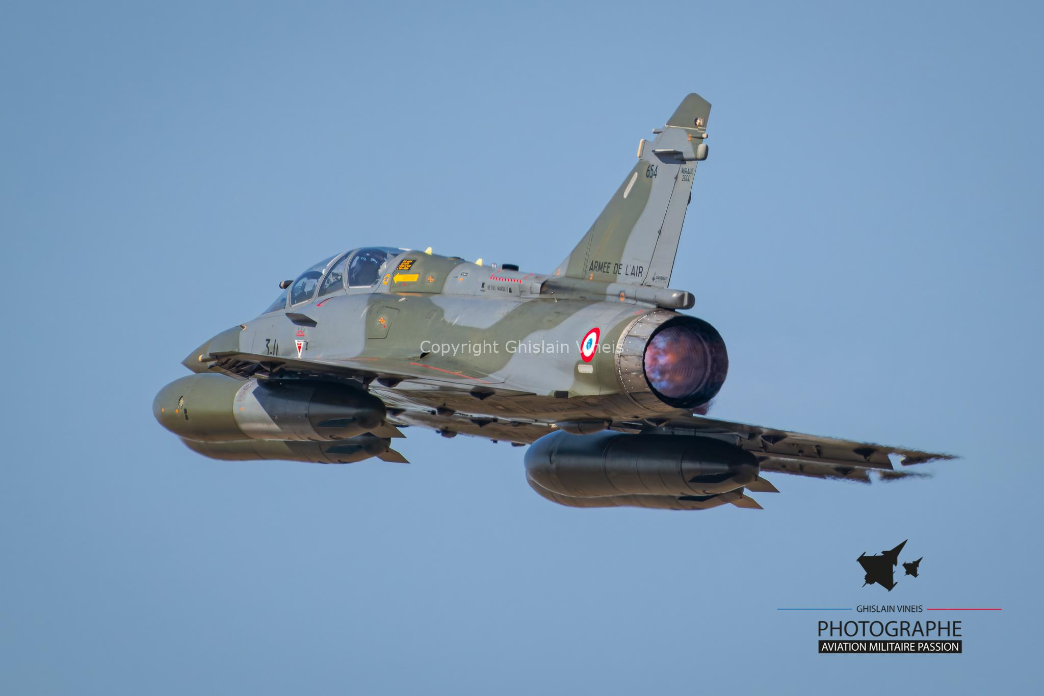 passage des Couteau Delta Tactical Display offre un spectacle aussi impressionnant que technique. 2 mirages